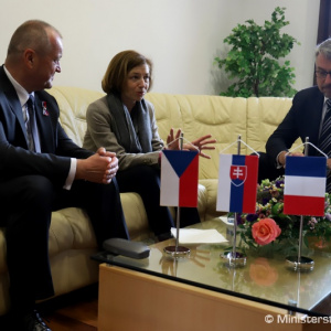 Minister Gajdoš vzdal gen. Štefánikovi hold s rezortnými kolegami z Francúzskej a Českej republiky