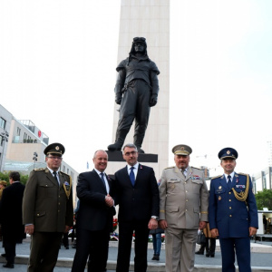 Ministri obrany Gajdoš a Metnar si uctili pamiatku generála M. R. Štefánika v predvečer 100. výročia jeho tragickej smrti