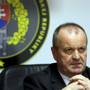Minister Gajdoš sa spojil cez videohovory s profesionálnymi vojakmi, ktorí budú počas sviatkov plniť úlohy v zahraničí