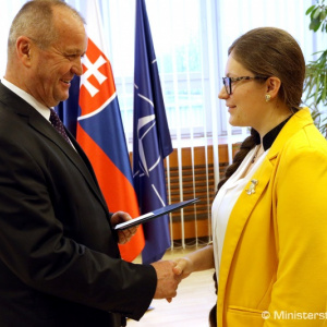 Víťazi literárnej súťaže rezortu obrany si prebrali ocenenia