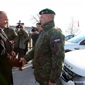 Slovenskí vojaci v Bosne a Hercegovine dostali v predstihu vianočné darčeky