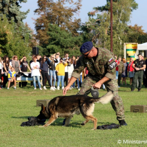 Rezort obrany rozvíja spoluprácu so strednou školou v Bernolákove, jej absolventi sa budú môcť uplatniť aj v Ozbrojených silách SR