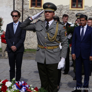 Obete holokaustu si uctil aj minister obrany Peter Gajdoš