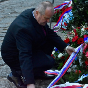 Minister Gajdoš si uctil hrdinov Karpatsko-duklianskej operácie