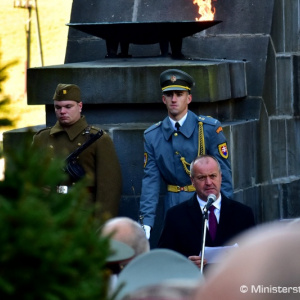 Minister Gajdoš si uctil hrdinov Karpatsko-duklianskej operácie