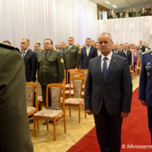 Zamestnanci rezortu obrany a profesionálni vojaci si pripomenuli 74. výročie Slovenského národného povstania a Deň Ústavy SR