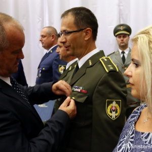 Zamestnanci rezortu obrany a profesionálni vojaci si pripomenuli 74. výročie Slovenského národného povstania a Deň Ústavy SR