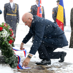 IKE_0475