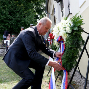 Minister Gajdoš si v Košariskách pripomenul 138. výročie narodenia gen. M. R. Štefánika