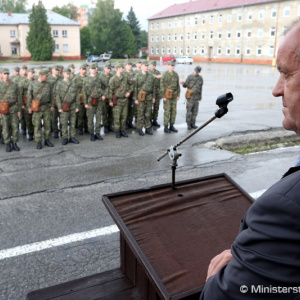 Príslušníci dobrovoľnej vojenskej prípravy majú za sebou prvé dni výcviku