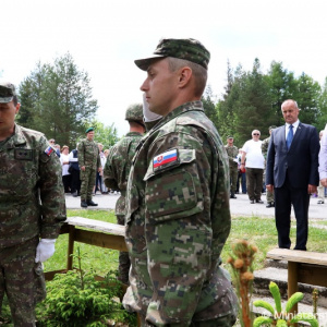 Minister Gajdoš si pod Muránskym hradom uctil pamiatku obetí 2. svetovej vojny