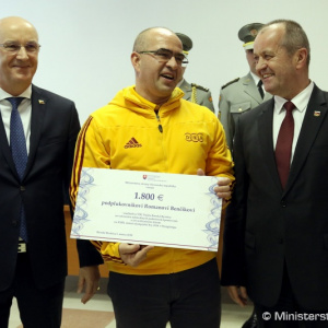 Minister Gajdoš odovzdal zlatej Anastasii Kuzminovej sľúbené prekvapenie, s celou rodinou si oddýchne v kúpeľoch