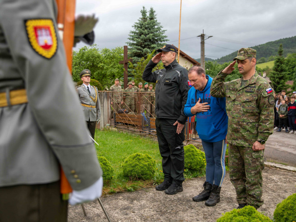 1_den_pochod-1