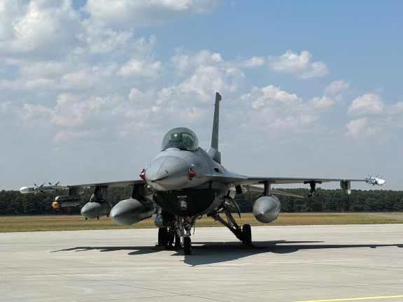 F-16