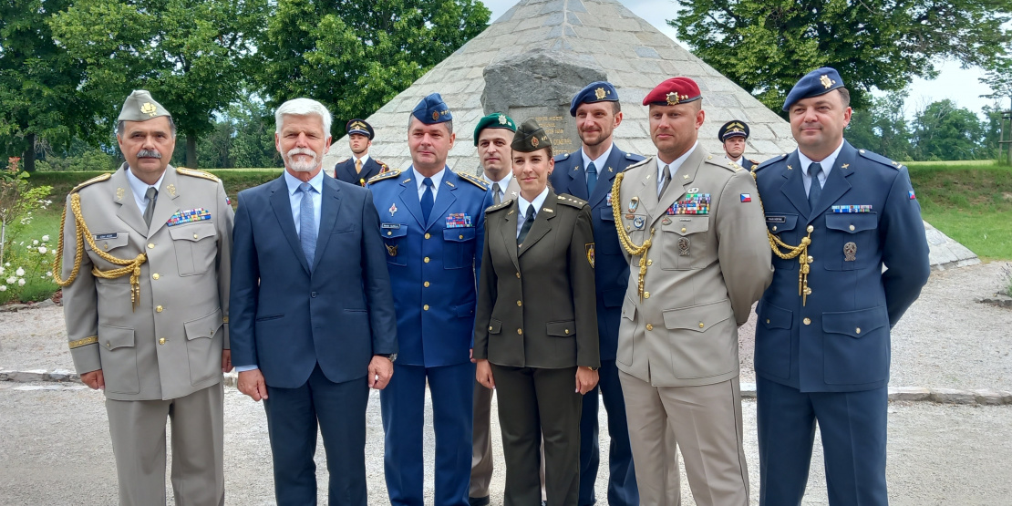 Prezident ČR s príslušníkmi NFIU SVK