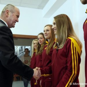 VŠC Dukla bude mať na olympiáde najväčšiu výpravu v individuálnych športoch, minister Gajdoš dal športovcom mince pre šťastie