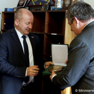 Spolupráca Slovenska a Maďarska v oblasti obrany je nadštandardná, zhodli sa ministri Gajdoš a Simicskó
