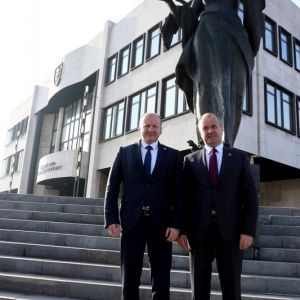 Spolupráca Slovenska a Maďarska v oblasti obrany je nadštandardná, zhodli sa ministri Gajdoš a Simicskó