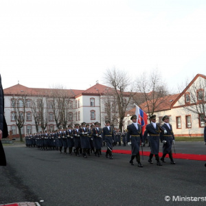 Spolupráca Slovenska a Maďarska v oblasti obrany je nadštandardná, zhodli sa ministri Gajdoš a Simicskó