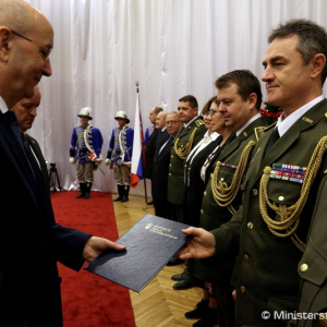 Zamestnanci rezortu obrany a profesionálni vojaci si pripomenuli 25. výročie vzniku Slovenskej republiky a Ozbrojených síl SR