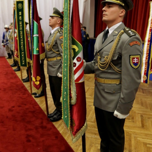 Zamestnanci rezortu obrany a profesionálni vojaci si pripomenuli 25. výročie vzniku Slovenskej republiky a Ozbrojených síl SR