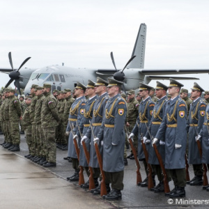 Minister Gajdoš slávnostne odovzdal vojakom do užívania prvé lietadlo Spartan