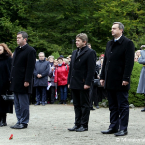 Minister Gajdoš vzdal úctu hrdinom Karpatsko-duklianskej operácie