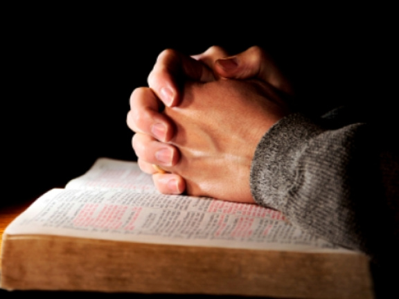 Praying-Hands-Bible
