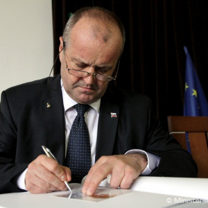 Minister Gajdoš predstavil študentom v Trnave dobrovoľnú vojenskú prípravu a účasťou podporil aj brannú súťaž