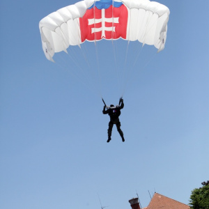 Deti v Lučenci oslávili svoj deň s vojakmi