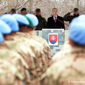 Slovenskí vojaci odchádzajú na Cyprus a do Afganistanu, rozlúčil sa s nimi minister obrany