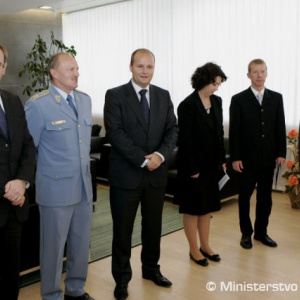 Minister obrany prijal veľvyslanca Českej republiky na Slovensku Jakuba Karfíka