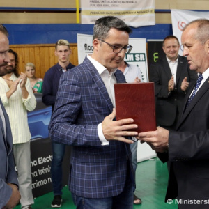  	Vojaci podporili floorbalovú ligu, aj vďaka nej sa prehĺbila spolupráca so školami