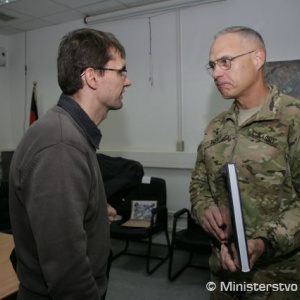  Minister obrany Ľubomír Galko a veliteľ Regionálneho veliteľstva ISAF – Juh generálmajor James L. Terry