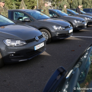 Minister obrany Glváč dnes odovzdal nové vozidlá